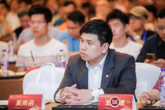 吳雨函博士專訪 | 十余春秋，植牙數(shù)顆，醫(yī)術(shù)猶似繁花絢爛